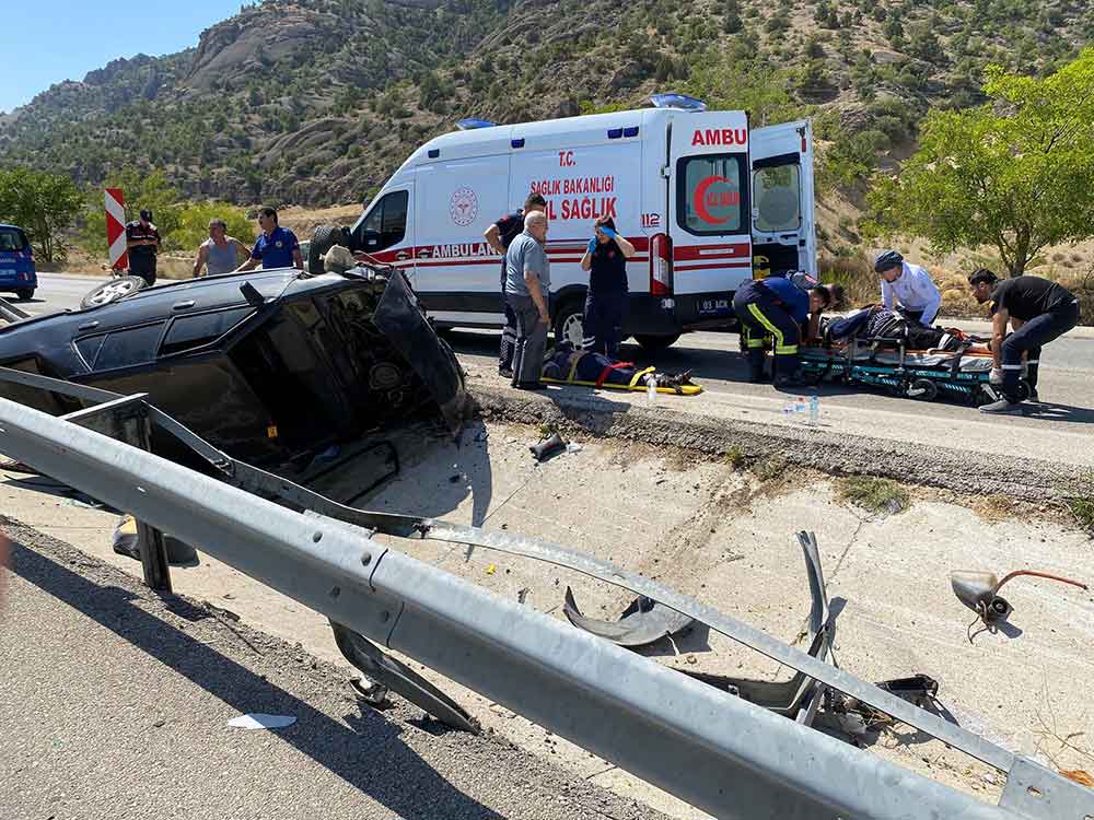 Refuje Carparak Takla Atan Tofas Kullanilmaz Hale Geldi 4 Yarali 2