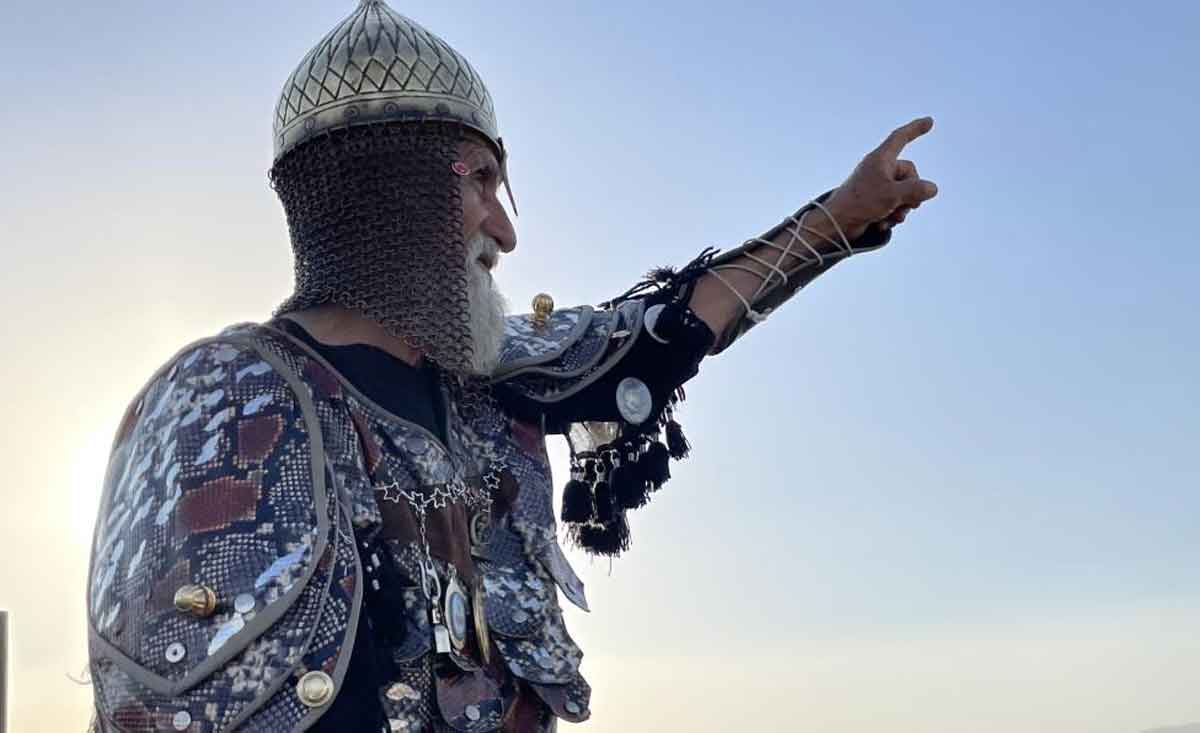 Tavasli Hasan Dede Savas Kiyafetini Giydi Malazgirt Kalesini Yeniden Fethetti 1