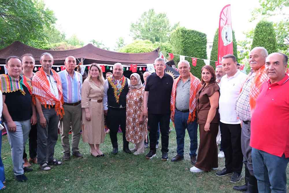 Yoruklerin Develerle Gocu Denizlide Canlandirildi 2