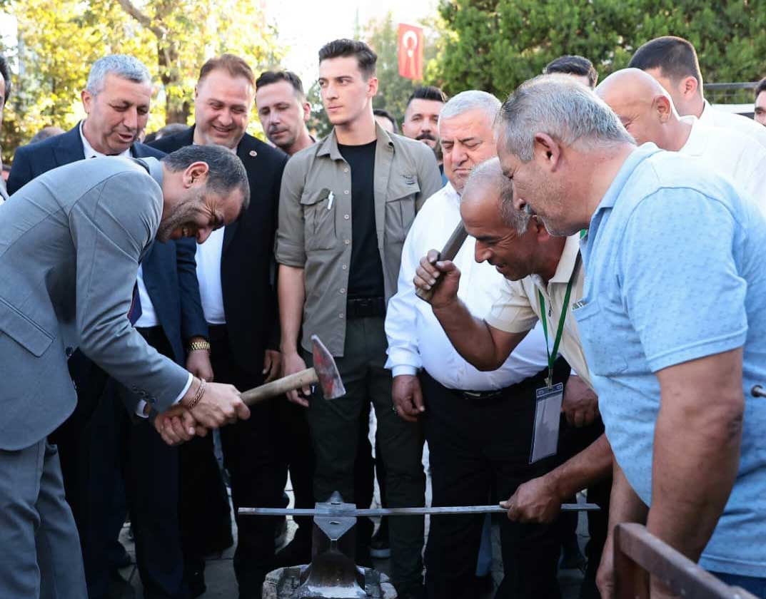 Ahilik Haftasinda Tukenmeye Yuz Tutmus Meslekler Bayramyerinde3