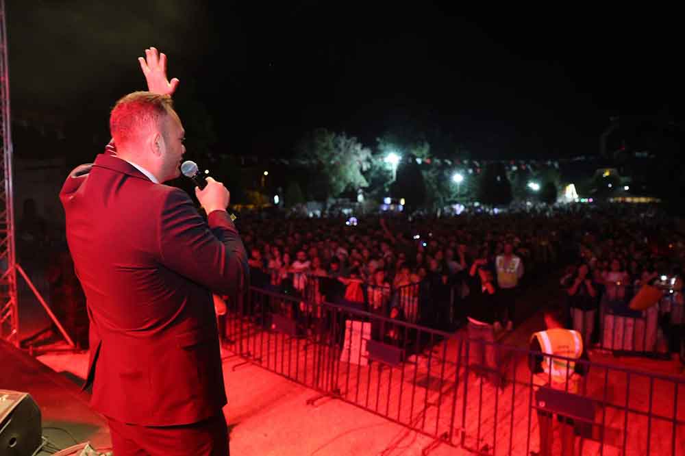 Civril Elma Festivalinin Finalinde Cem Adrian Civrillilere Unutulmaz Gece Yasatti 2