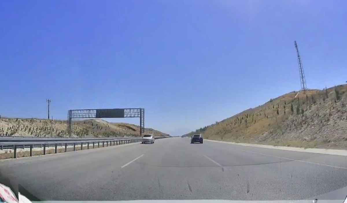 Denizli Aydin Otoyolunda Ters Yonu Kullanan Surucu Trafikteki Insanlarin Canini Hice Saydi