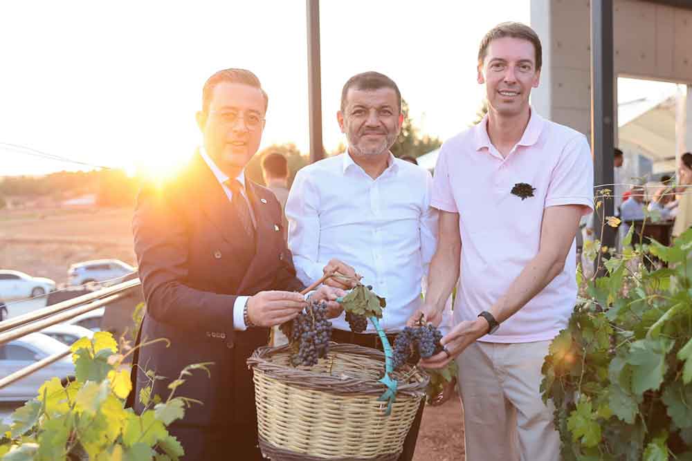 Denizli Buyuksehir Uzumun Yolculugunu Kultur Ve Sanatla Taclandirdi 1