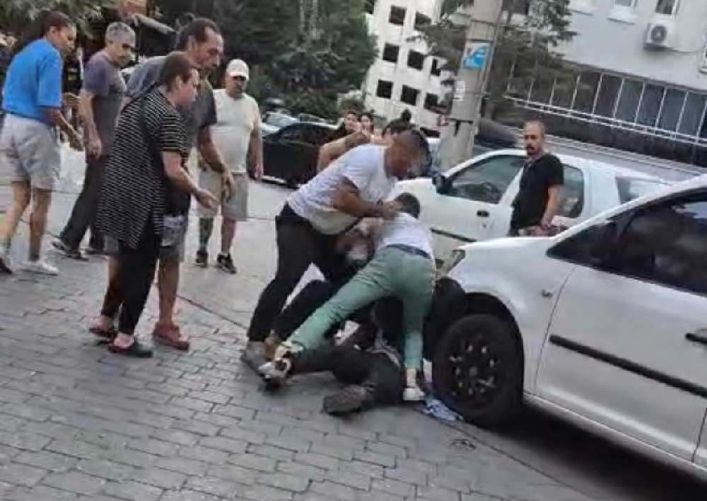 Denizlide Sokak Ortasinda Yasanan Bicakli Kavgada Dehset Anlari 1