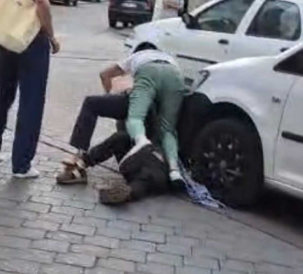 Denizlide Sokak Ortasinda Yasanan Bicakli Kavgada Dehset Anlari 3