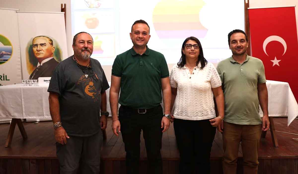 Elma Tarim Ve Kultur Festivali Paulu Akademisyenin Sergisine Ev Sahipligi Yapti 1