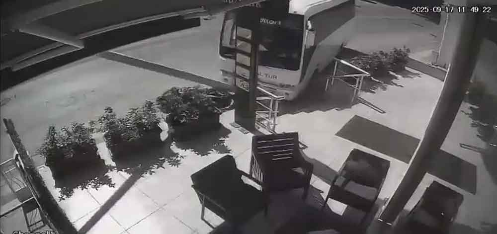 Freni Bosalan Servis Midibusu Direge Carparak Durabildi 4