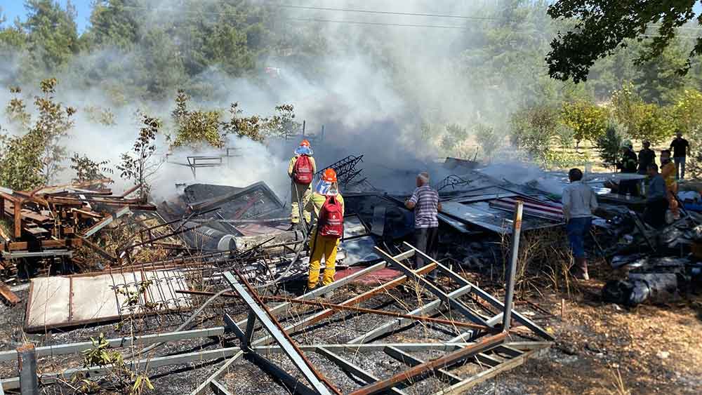 Kaynak Makinesinden Sicrayan Kivilcim Yangina Neden Oldu 1