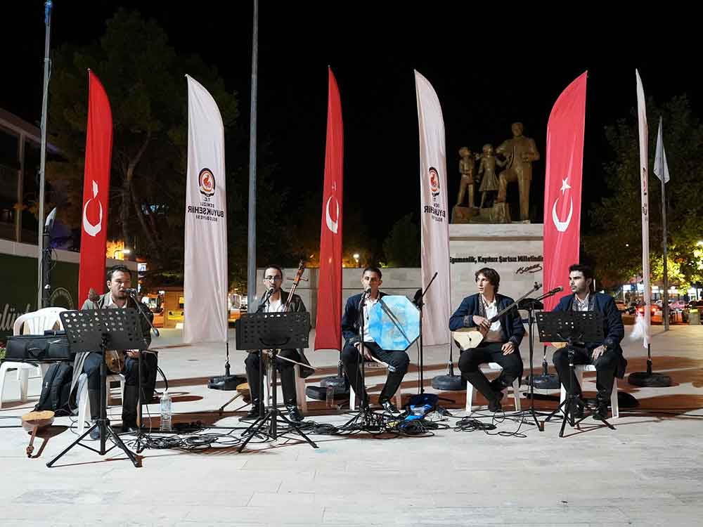 Miryokefalon Zaferinin 849 Yil Donumu Civrilde Halk Konseriyle Sona Erdi 2