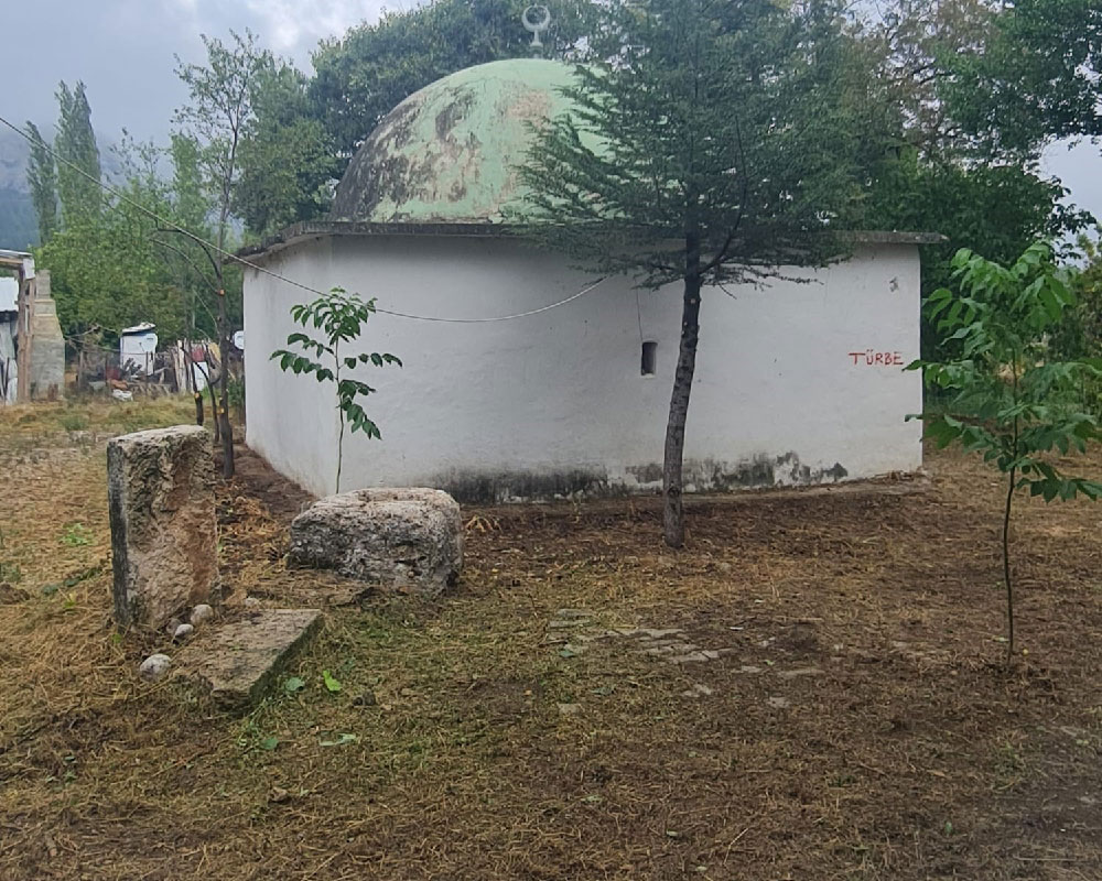 Teslim Abdal Sultan Turbesi Tepkilerin Ardindan Temizlendi 3