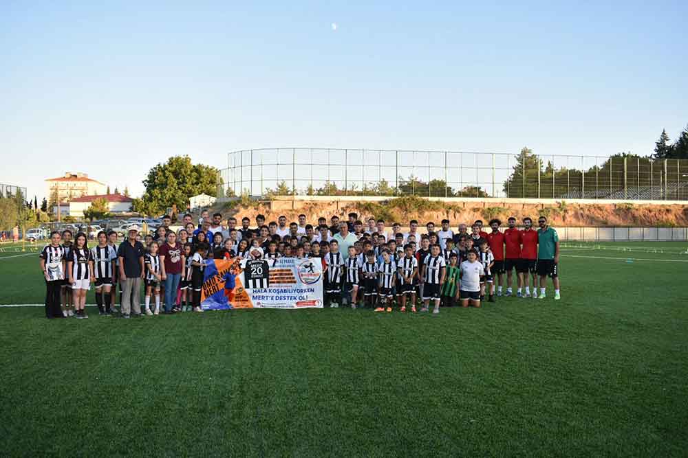 Yeniden Dogmak Isteyen Kas Hastasi Cocuga Siyah Beyaz Moral