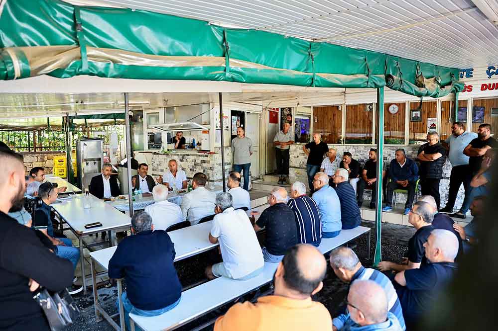 Baskan Cavusoglu Minibus Soforleriyle Bulustu 4