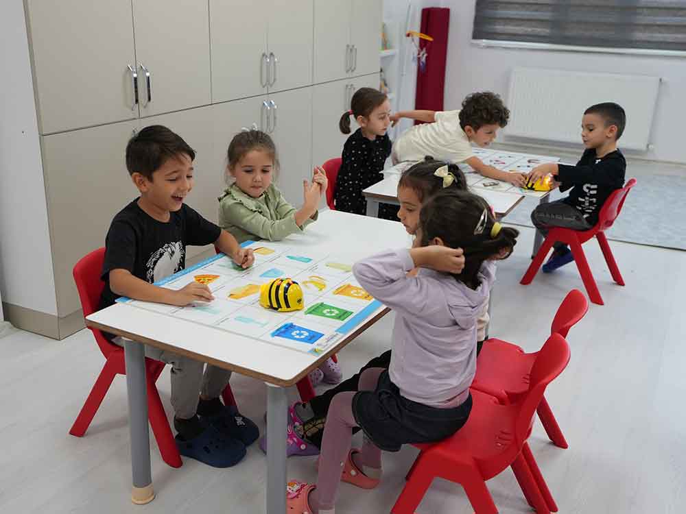 Buyuksehir Koy Okullarina Bilim Goturuyor 2