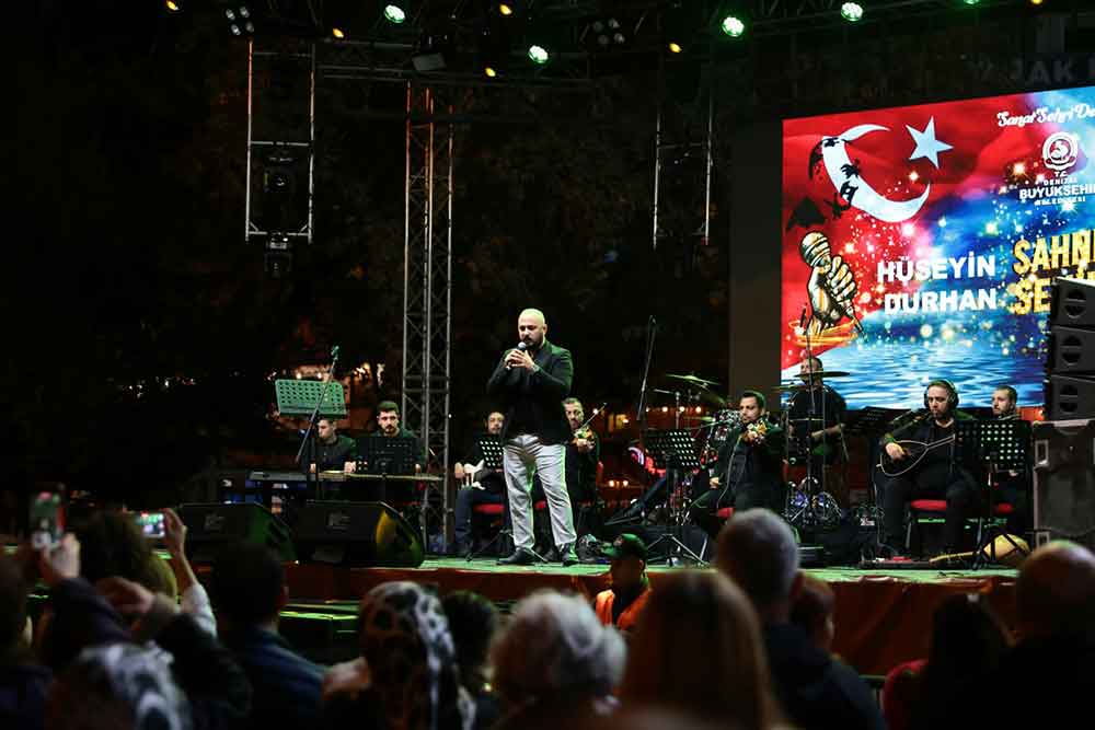 Cumhuriyet Coskusu Denizlide Muzik Ve Dansla Taclandi 4