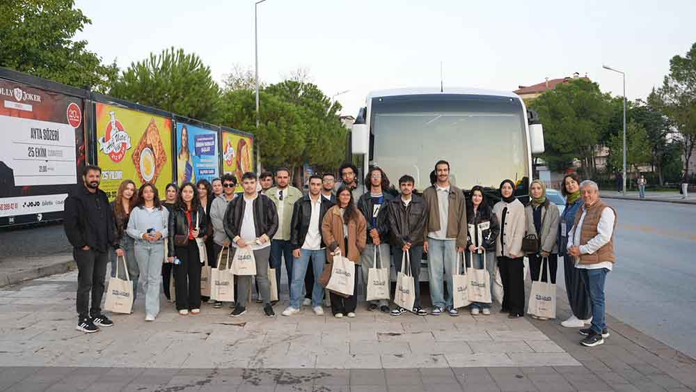 Denizli Buyuksehir Genclere Denizlinin Turizm Hazinelerini Tanitiyor