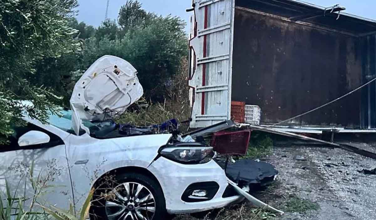 Denizli Izmir Karayolunda Kaza 2 Olu 1I Agir 3 Yarali 2