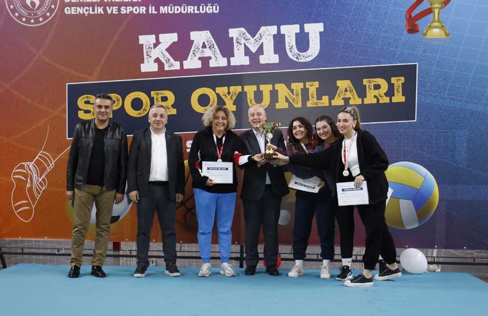 Denizli Kamu Spor Oyunlari Tamamlandi Sampiyonlar Kupalarini Vali Coskundan Aldi3