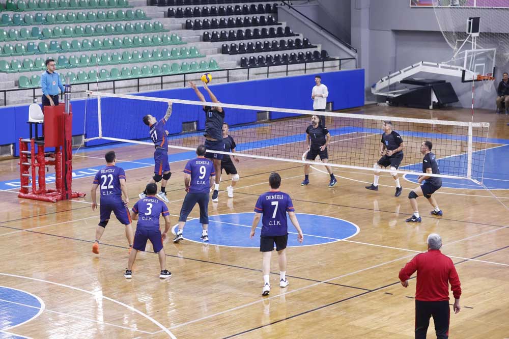 Denizli Kamu Spor Oyunlari Tamamlandi Sampiyonlar Kupalarini Vali Coskundan Aldi4