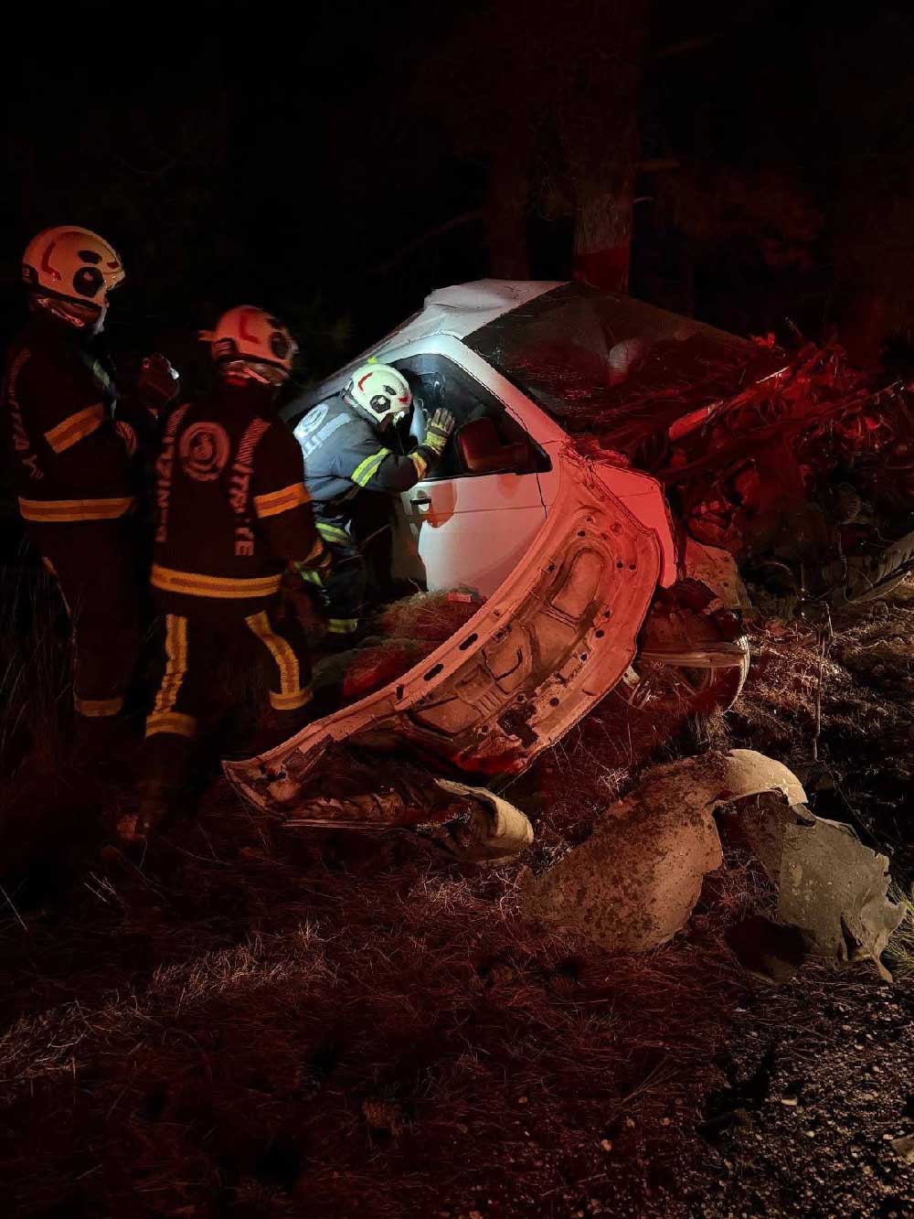 Denizlide Dun Gece Iki Gence Mezar Olan Arac Hurdaya Dondu 1