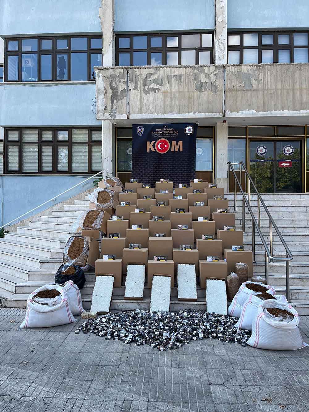 Denizlide Es Zamanli Operasyonlarda Binlerce Kacak Sigara Yakalandi 1