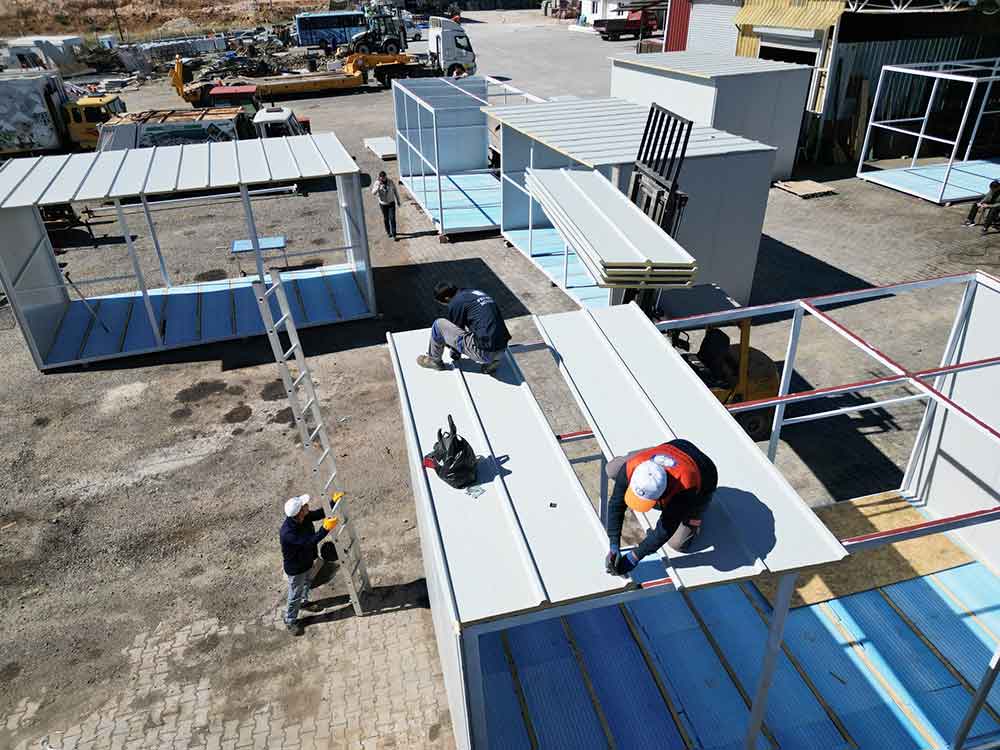 Denizlide Ilce Belediyesi Konteyner Ve Otobus Duraklarini Kendisi Uretiyor 3