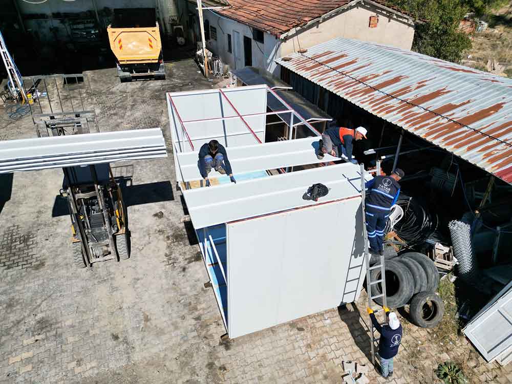 Denizlide Ilce Belediyesi Konteyner Ve Otobus Duraklarini Kendisi Uretiyor 4