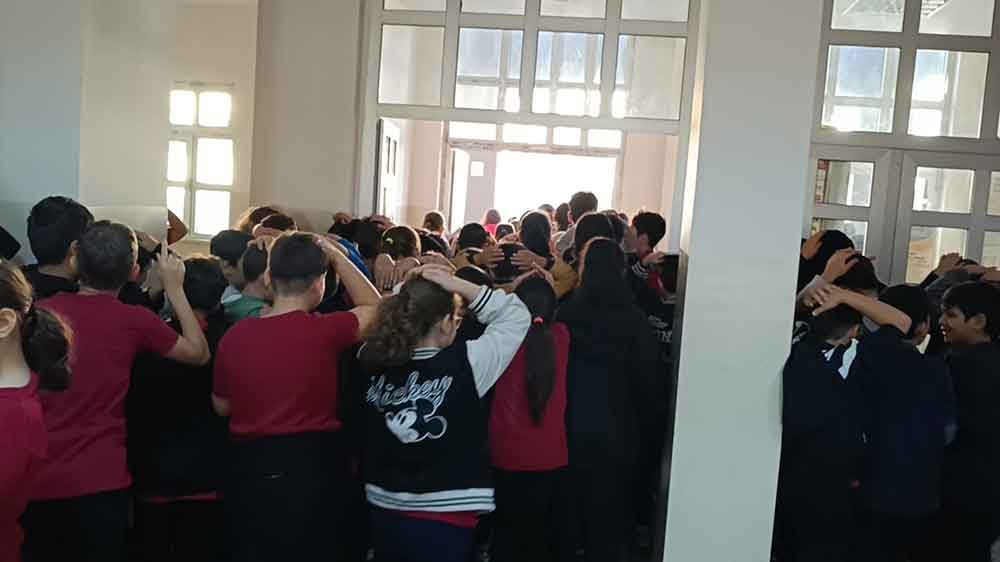 Denizlide Okullarda Es Zamanli Tatbikat Yapildi 2