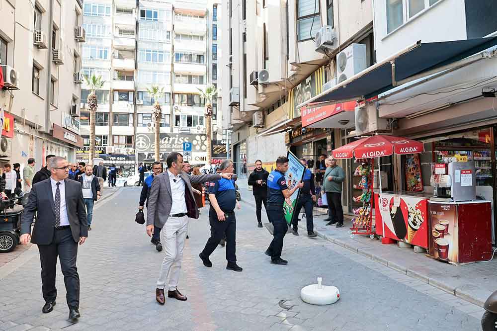 Denizlide Sokaklara Izmarit Ve Cop Atanlara Cezai Islem Uygulanacak 1
