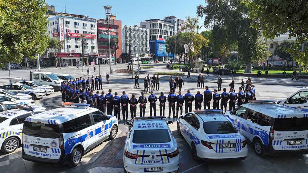 Denizlide Sokaklara Izmarit Ve Cop Atanlara Cezai Islem Uygulanacak 2