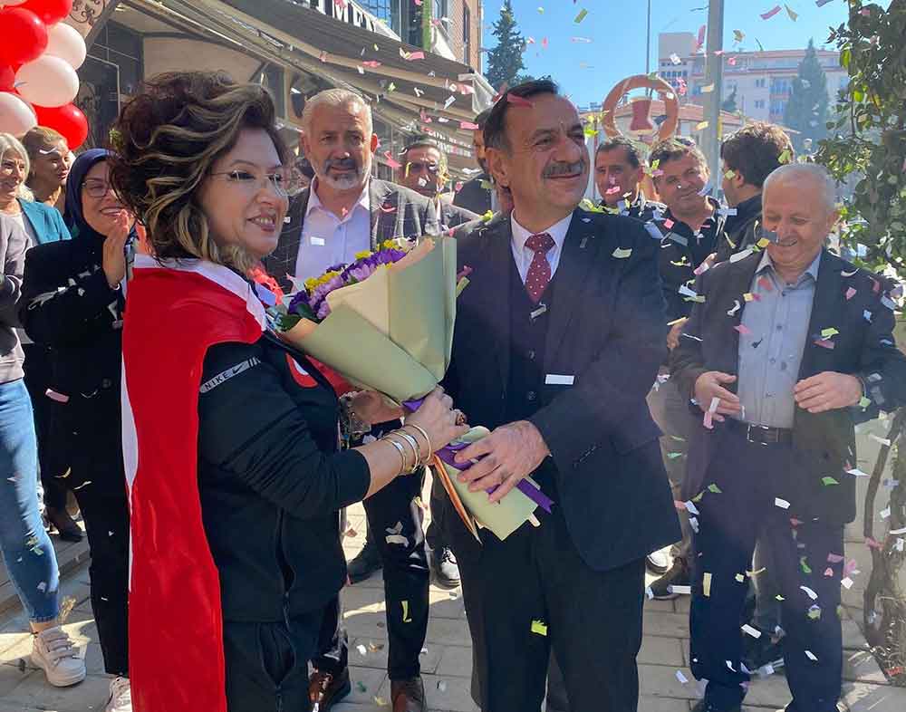 Denizlili Kadin Kuafor Ingilterede Dunya 2Si Oldu 1