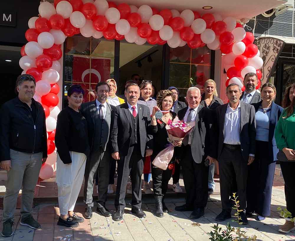 Denizlili Kadin Kuafor Ingilterede Dunya 2Si Oldu 4