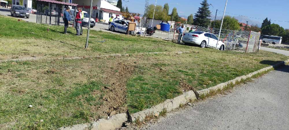 Duvara Carpan Ehliyetsiz Surucunun Planini Guvenlik Kamerasi Bozdu 2