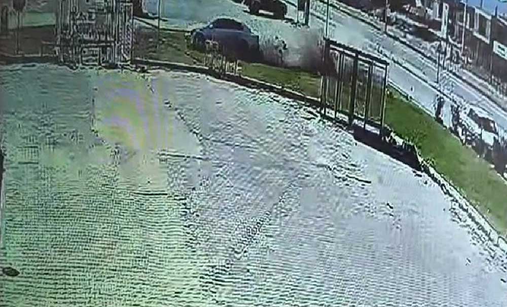 Duvara Carpan Ehliyetsiz Surucunun Planini Guvenlik Kamerasi Bozdu 3