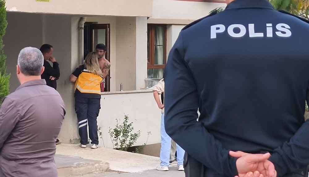 Esi Ve Kizini Yaralayip Rehin Alan Adam 6 Saat Sonra Kacmaya Calisirken Yakalandi 1