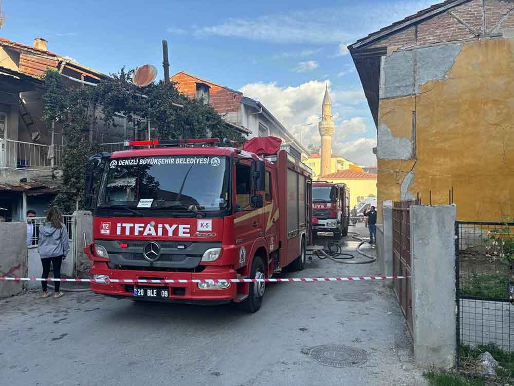 Giris Katinda Baslayan Yangin Evi Kule Cevirdi 2