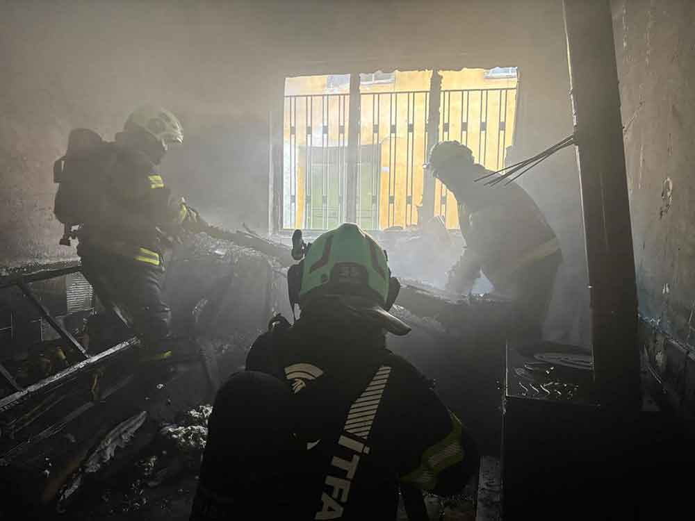 Giris Katinda Baslayan Yangin Evi Kule Cevirdi 3