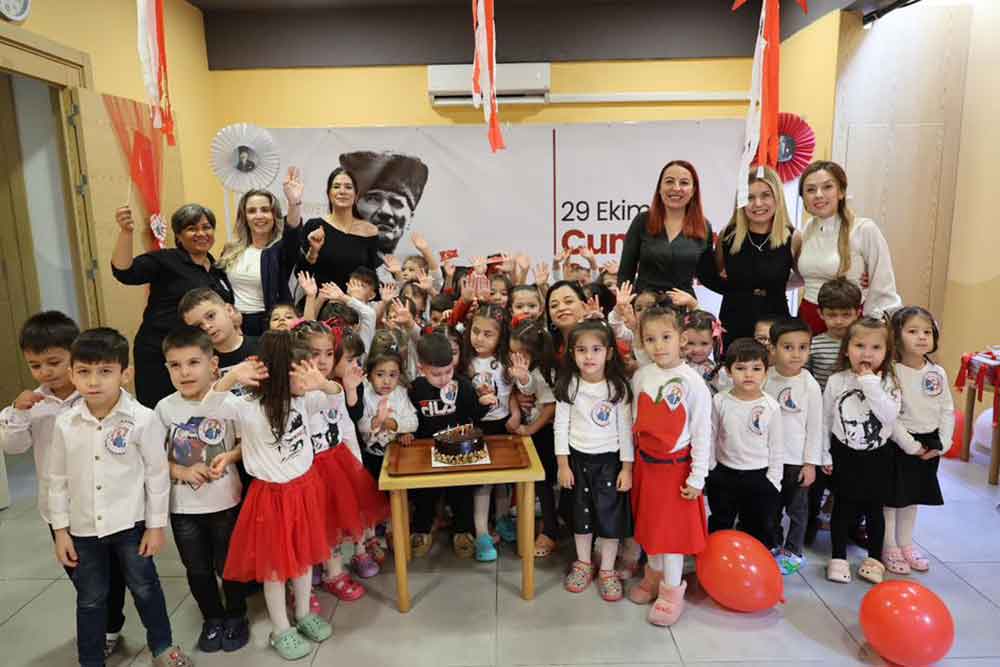 Merkezefendi Belediyesinin Tesislerinde 29 Ekim Coskusu 7Den 70E Yasandi 6