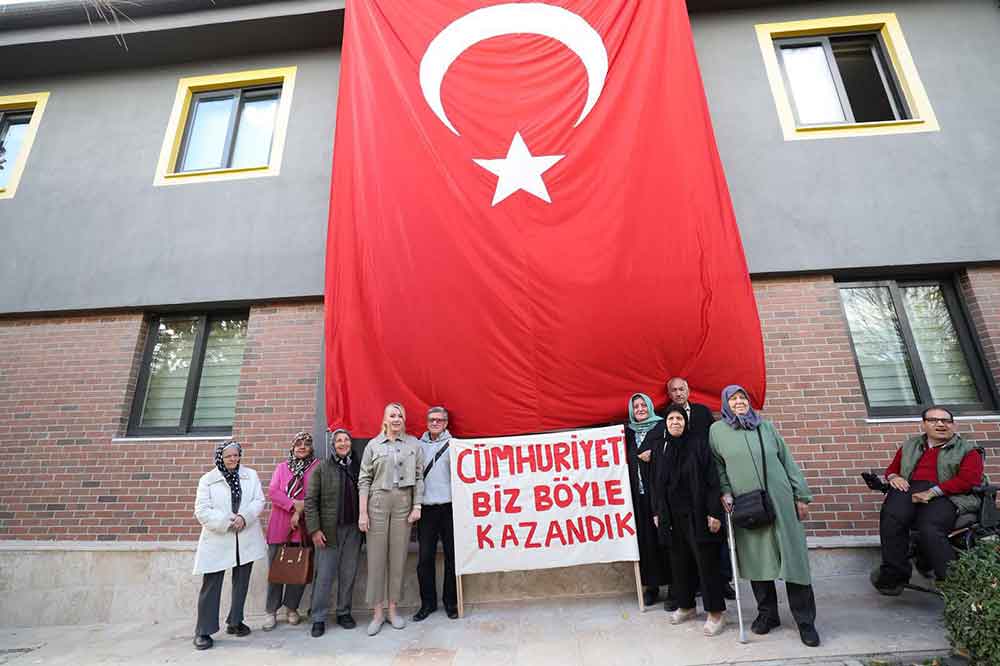 Merkezefendi Belediyesinin Tesislerinde 29 Ekim Coskusu 7Den 70E Yasandi 8