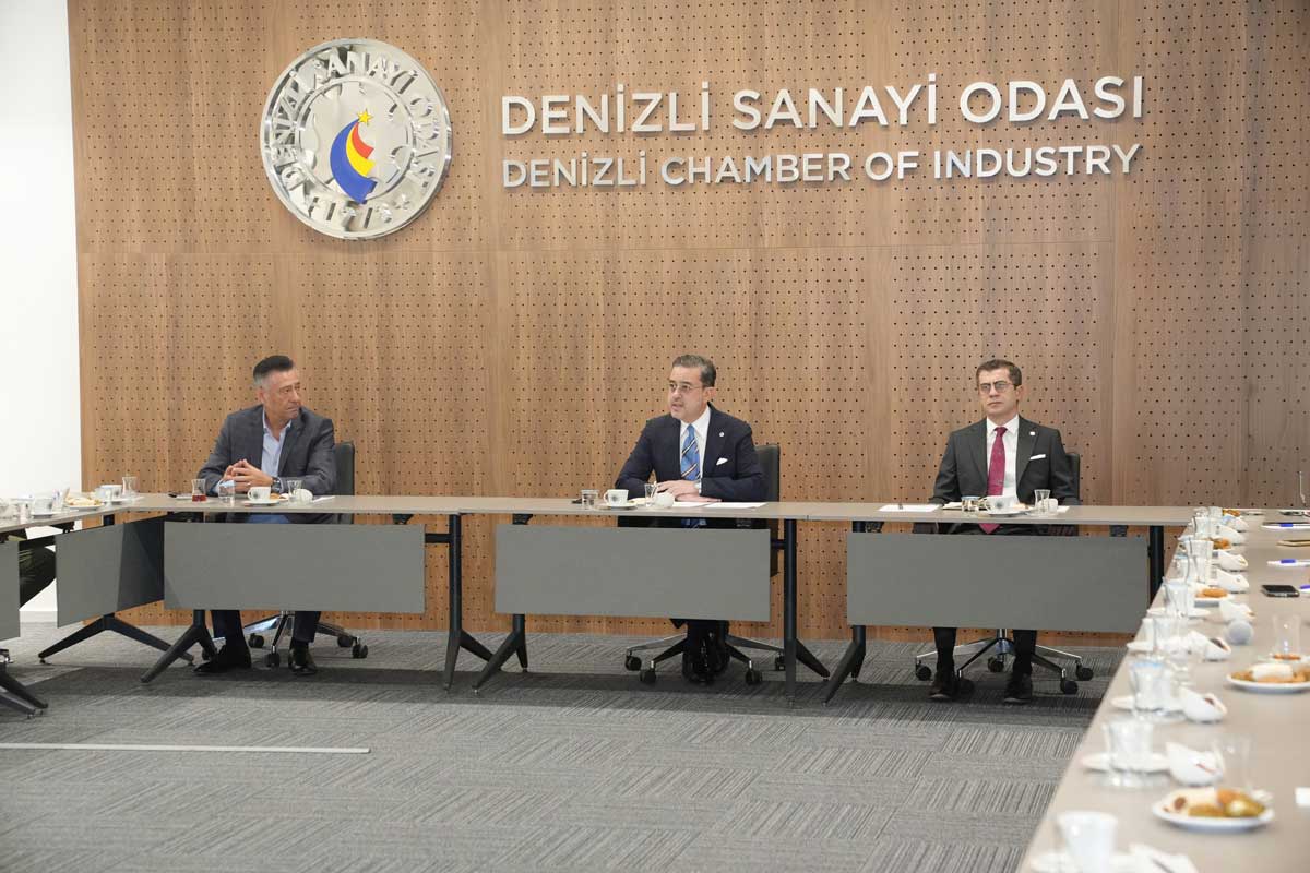 Sanayi Yonetisim Masasi Pinarkentte Sanayicilerle Bulustu1