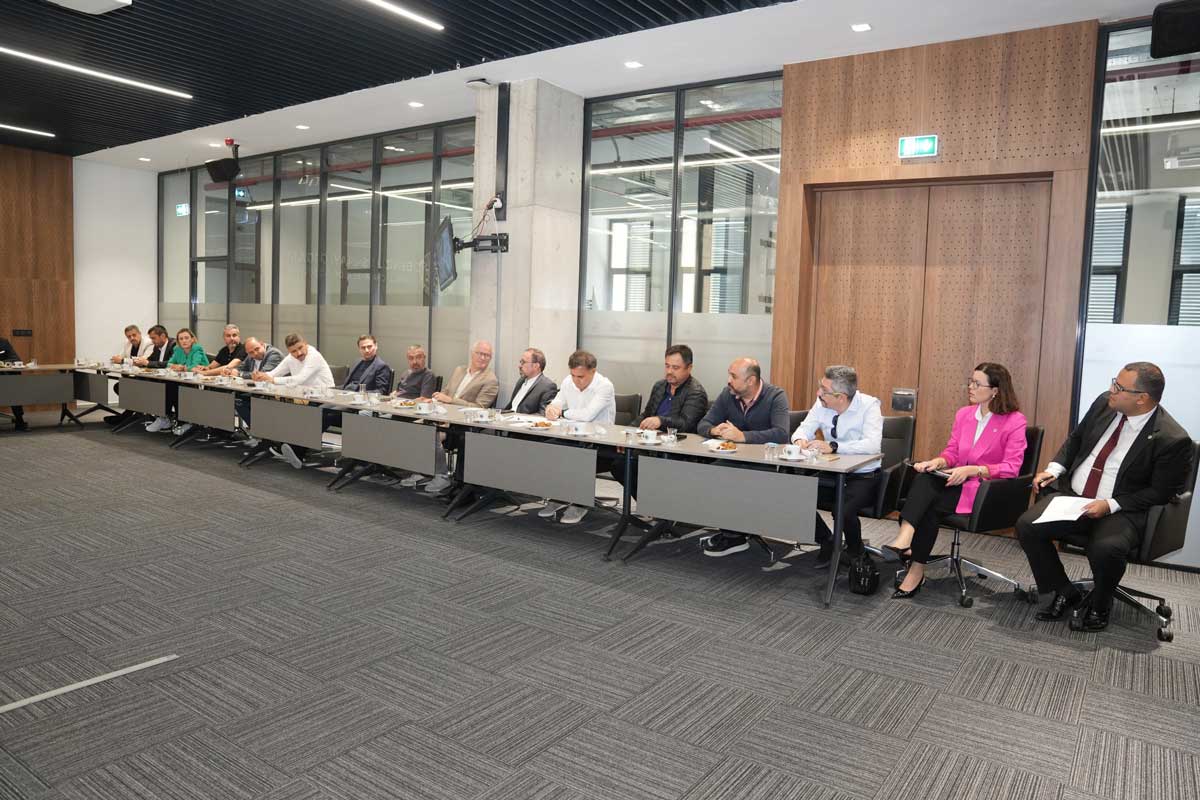 Sanayi Yonetisim Masasi Pinarkentte Sanayicilerle Bulustu3