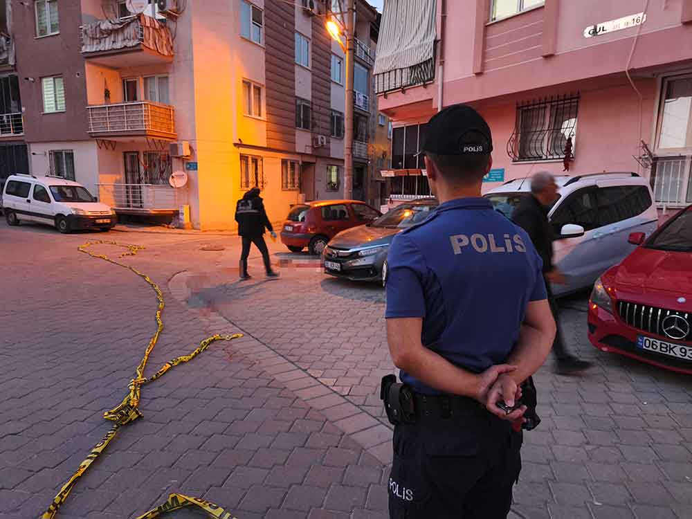 Tartistigi Agabeyini Sokak Ortasinda Bicaklayip Evine Dondu 2