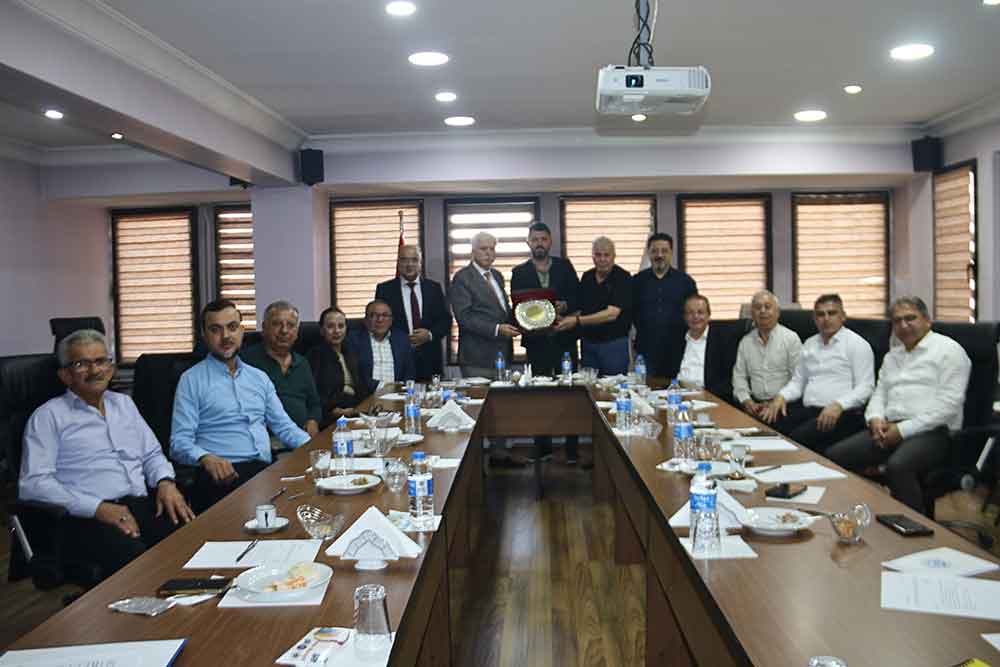 Tobb Turkiye 100E Giren Uye Firmaya Plaket