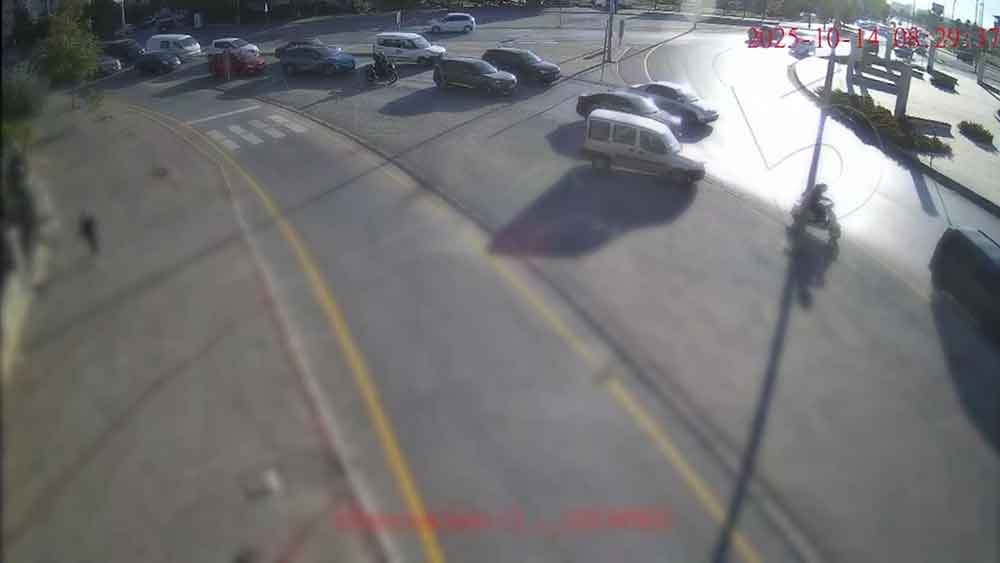 Trafige Girmek Istemeyen Uyanik Suruculer Polisin Radarina Takildi 4