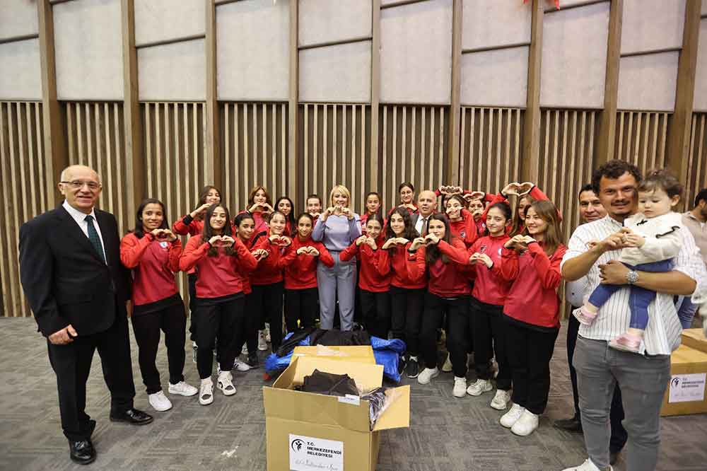 Yilmaz Vural Amator Spor Kuluplerine Destek Icin Merkezefendide