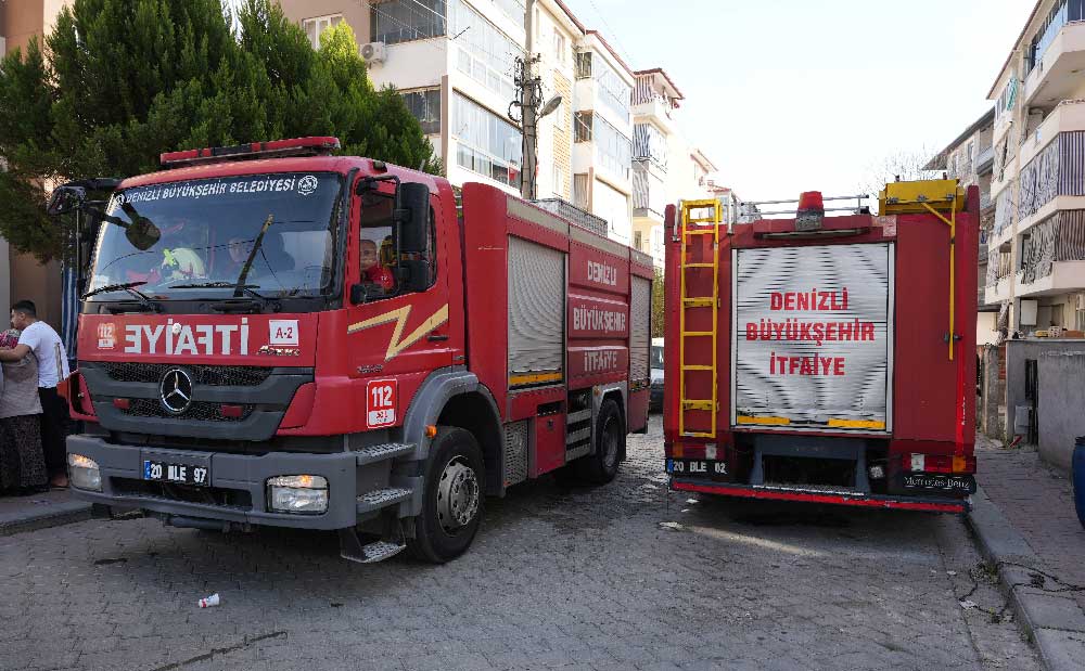 5 Katli Binada Meydana Gelen Yangin Korkuya Neden Oldu 3