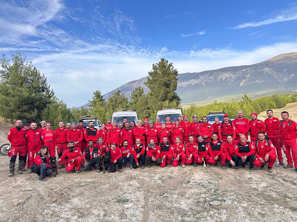 Akut Ege Ekipleri Tatbikatlarla Gonullulerini Her An Goreve Hazir Hale Getiriyor
