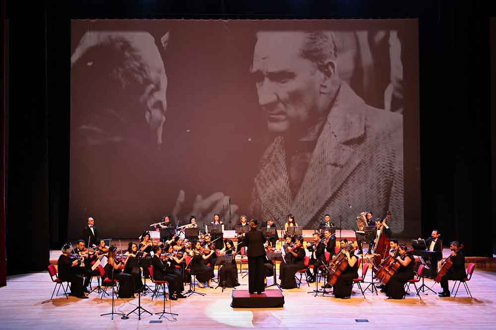 Ataya Saygi Konseri Buyuledi 3