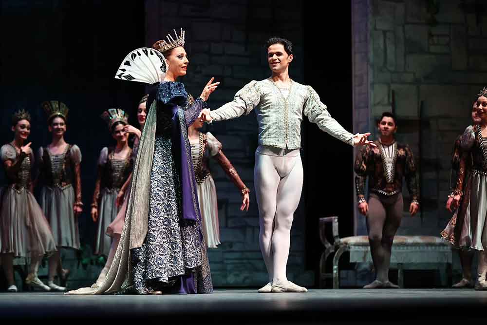 Caykovskinin Kugu Golu Balesi Denizlide 3