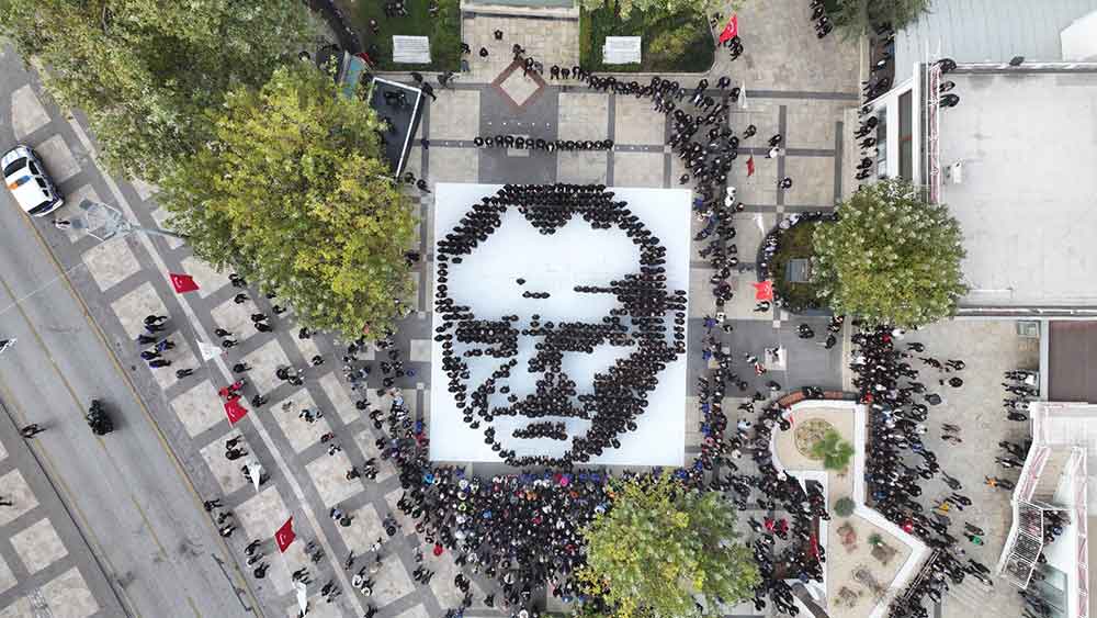 Denizli Atasini Aniyor-1