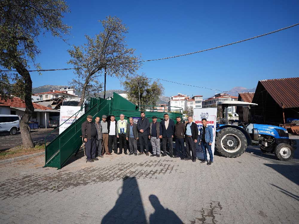 Denizli Buyuksehirden Serinhisara Makine Destegi